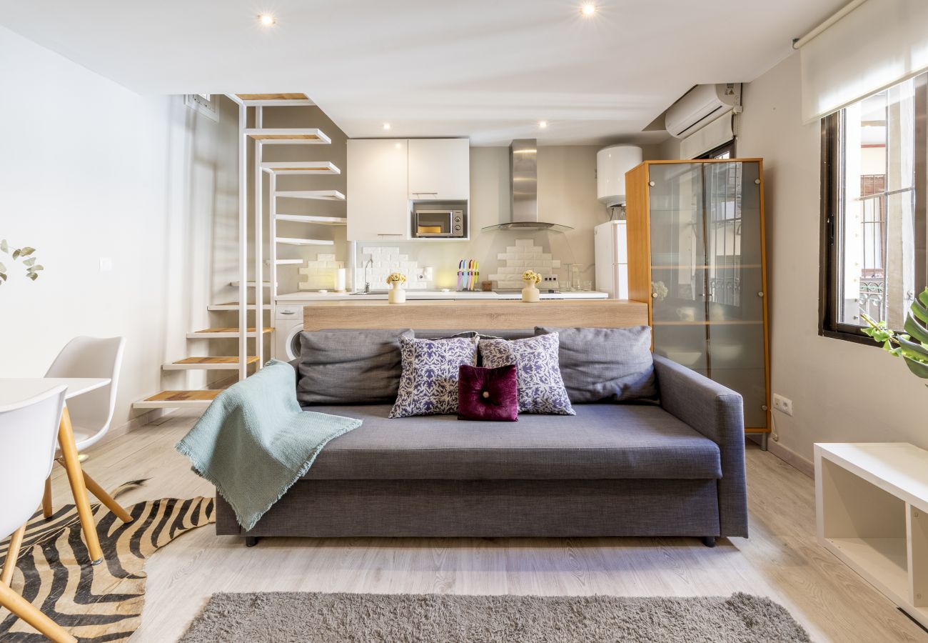 Apartamento em Madrid - Dúplex con encanto en Chamberí : Comodidad y diseño en dos niveles .Temporal 