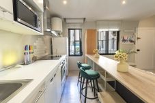 Apartamento em Madrid - Dúplex con encanto en Chamberí : Comodidad y diseño en dos niveles .Temporal 