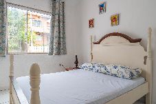 Casa em Cabo Frio - Casa em cond. com lazer completo, Wi-Fi e garagem