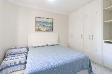Apartamento em Guarujá - Apto Top Pitangueiras a 3 minutos da Praia