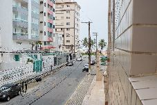 Apartamento em Praia Grande - Apto c garagem, ótima localização à 80m da Praia