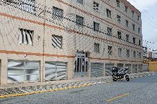 Apartamento em Praia Grande - Apto c garagem, ótima localização à 80m da Praia