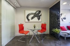 Apartamento em Madrid - Alquiler Mensual en Madrid – Piso Exterior con 1 Dormitorio + Estudio y 2 Baños.Temporal