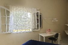 Casa em Caraguatatuba - Casa confortável, bem equipada com Wi-Fi e garagem