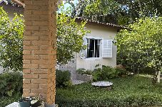 Casa em Caraguatatuba - Casa confortável, bem equipada com Wi-Fi e garagem