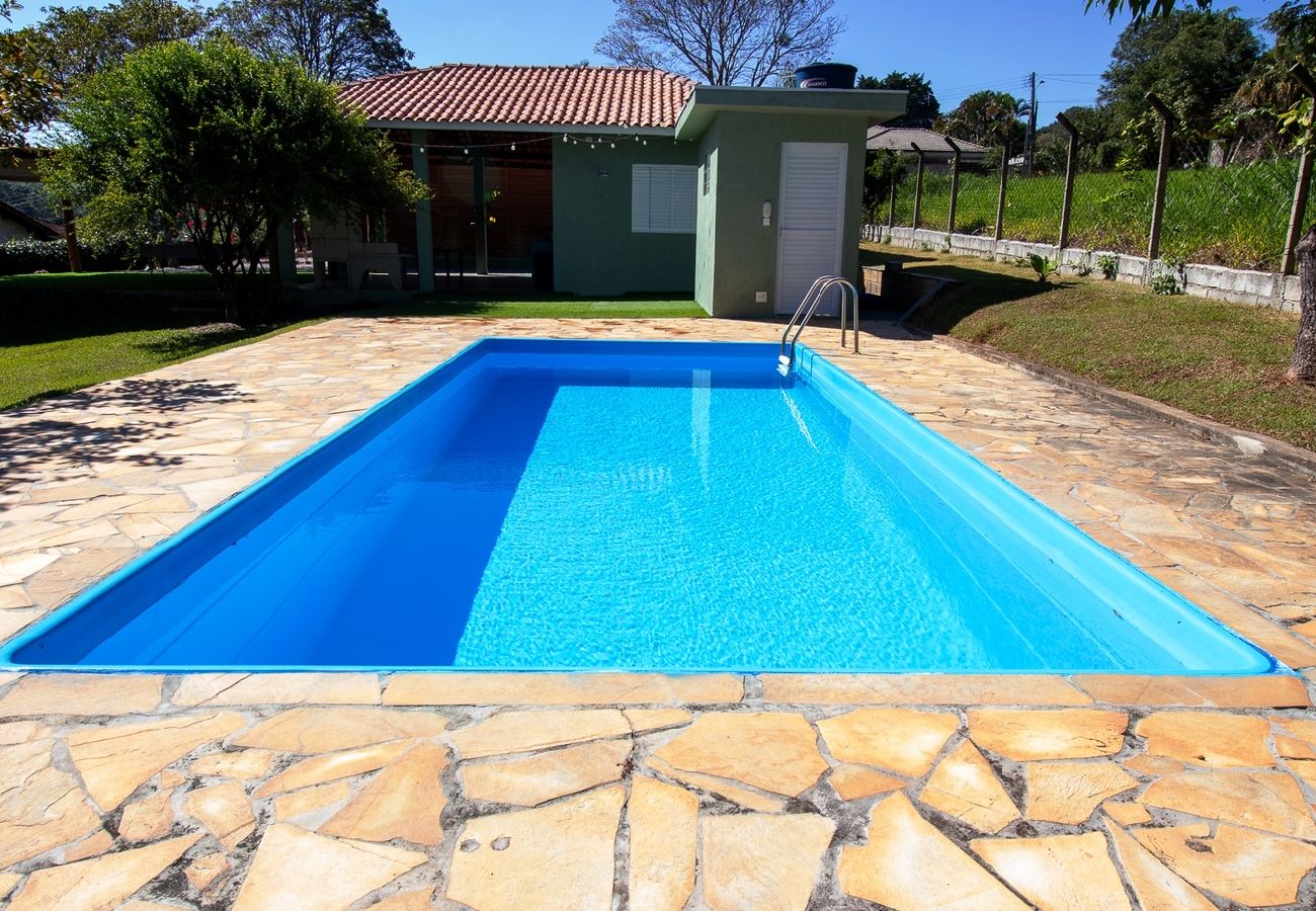 Casa em Bragança Paulista - Incrível chácara com lazer completo,WiFi e piscina