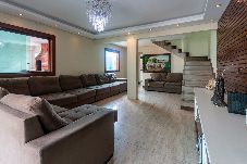 Casa em Santa Luzia - Casa com piscina,churrasqueira e ótima localização