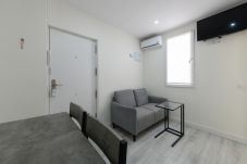 Apartamento em Madrid - Alquiler Mensual en Madrid – Piso moderno de 1 dormitorio. Temporal 