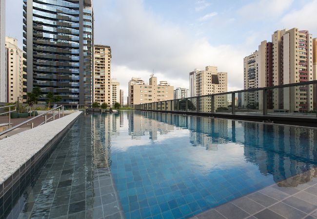 Apartamento em São Paulo - Studio c/ piscina, Wi-Fi e ar na Vila Gomes Cardim