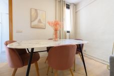 Apartamento em Madrid - Piso de dos dormitorios-Terraza y balcón en Madrid. Temporal