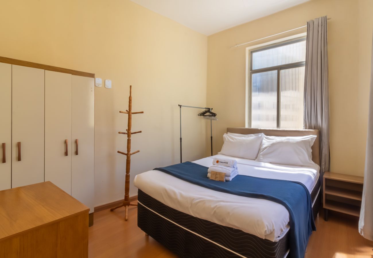 Apartamento em Rio de Janeiro - 8 minutos da praia de Copacabana | BR1010