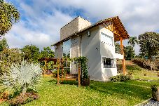 Casa em Benedito Novo - Casa de campo c/ Wi-Fi, jardim e churrasqueira