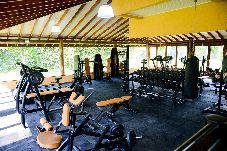 Casa em Santa Branca - Reserva em Santa Branca 8 suítes hidro e academia