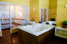Casa em Santa Branca - Reserva em Santa Branca 8 suítes hidro e academia