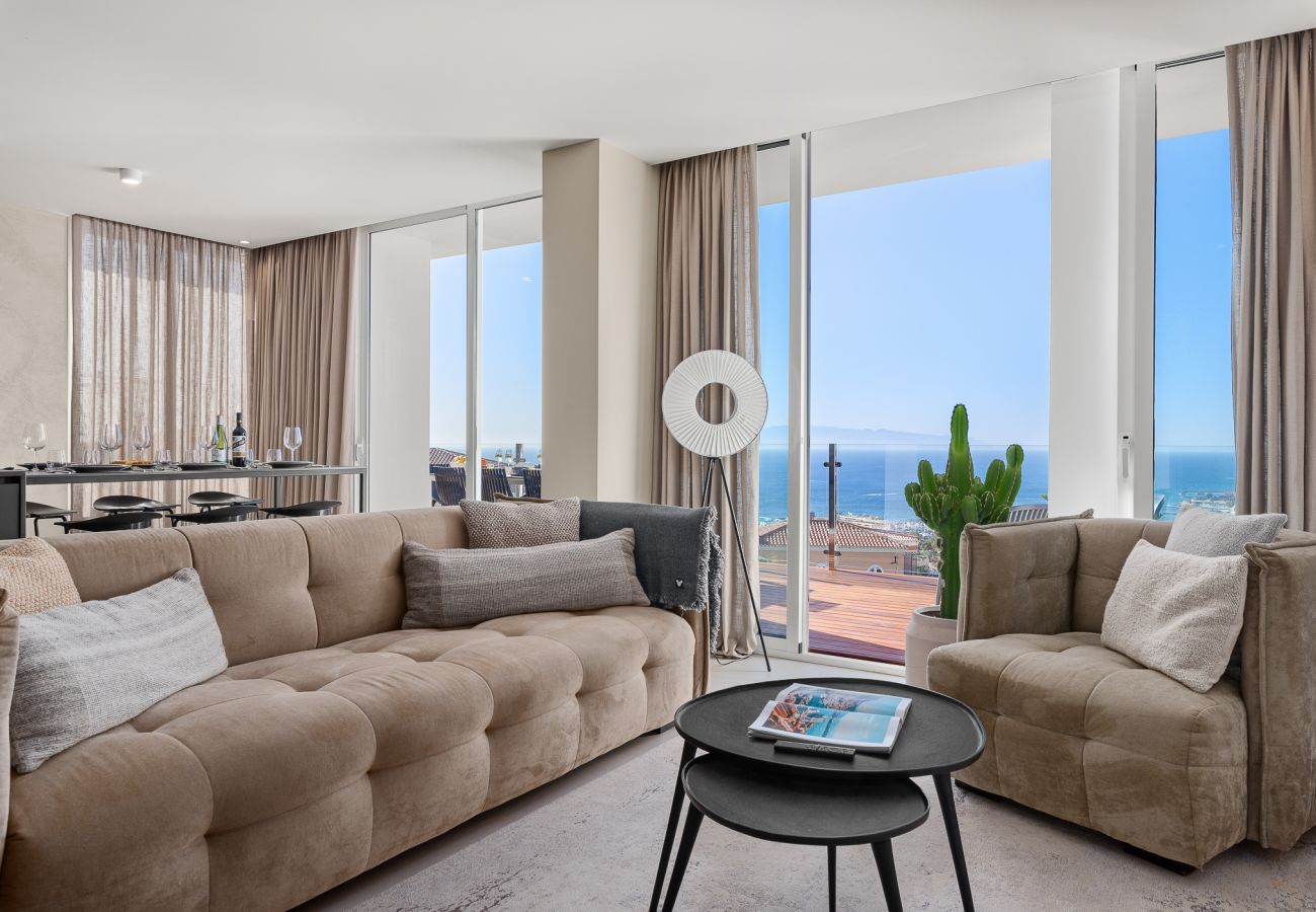 Villa em Adeje - Golden Horizon Retreat