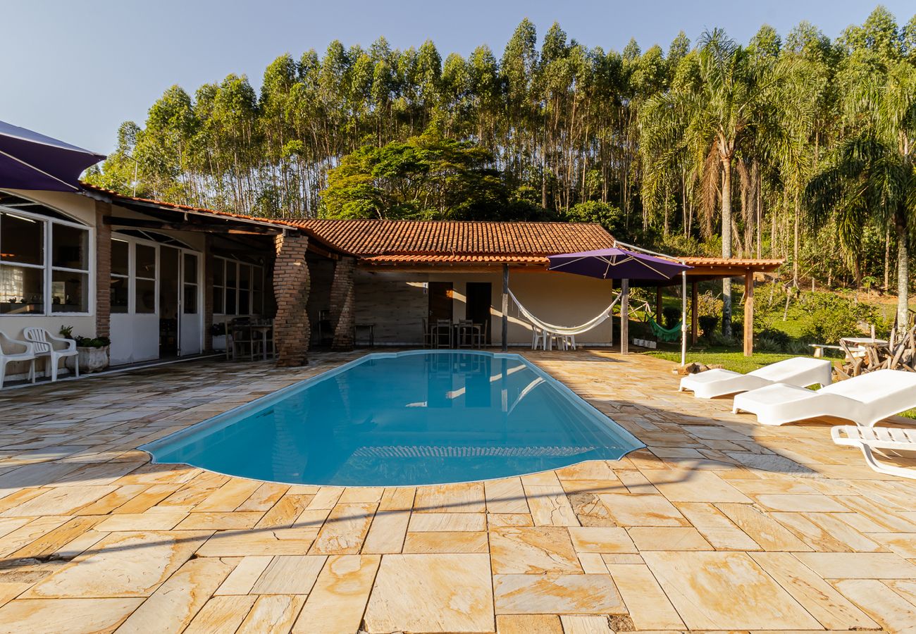 Casa em Igaratá - Chácara ótima localização, piscina e churrasqueira