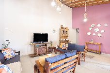 Casa em Ibiúna - Chácara com piscina, churrasq e WiFi, pet friendly