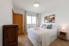 Apartamento em Madrid - Piso moderno de 1 dormitorio con ventanales y sofá cama para invitados en Madrid.Temporal 