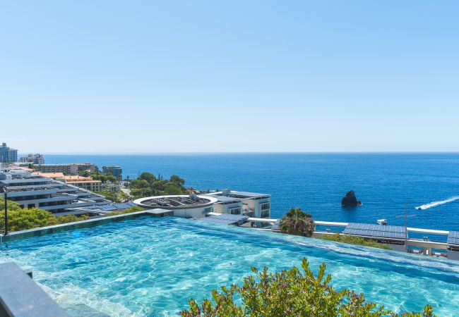 Apartamento em Funchal - Monumental Sea&Sky by Atlantic Holiday