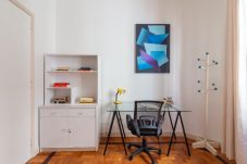 Apartamento em Rio de Janeiro - 7 minutos da Praia de Copacabana | BR402