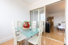 Apartamento em Madrid - Piso de 2 Dormitorios con Vistas a la Ciudad – Confort y Estilo en Madrid.Temporal
