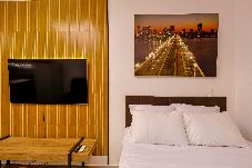 Apartamento em Rio de Janeiro - Studio completo c/ Wi-Fi e varanda no Centro