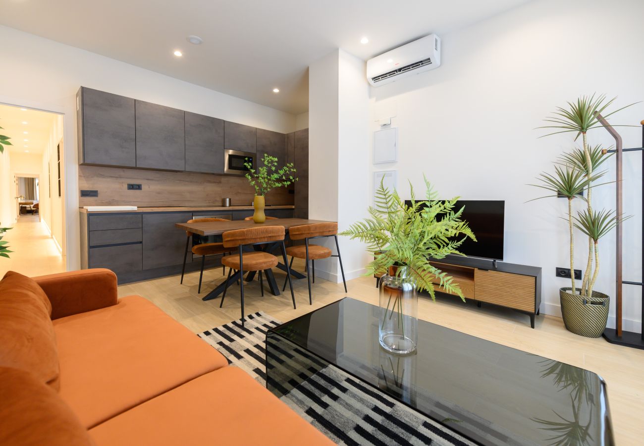 Apartamento em Madrid - Tu hogar en la ciudad: piso de 3 habitaciones, 3 baños y todo el confort moderno. Madrid