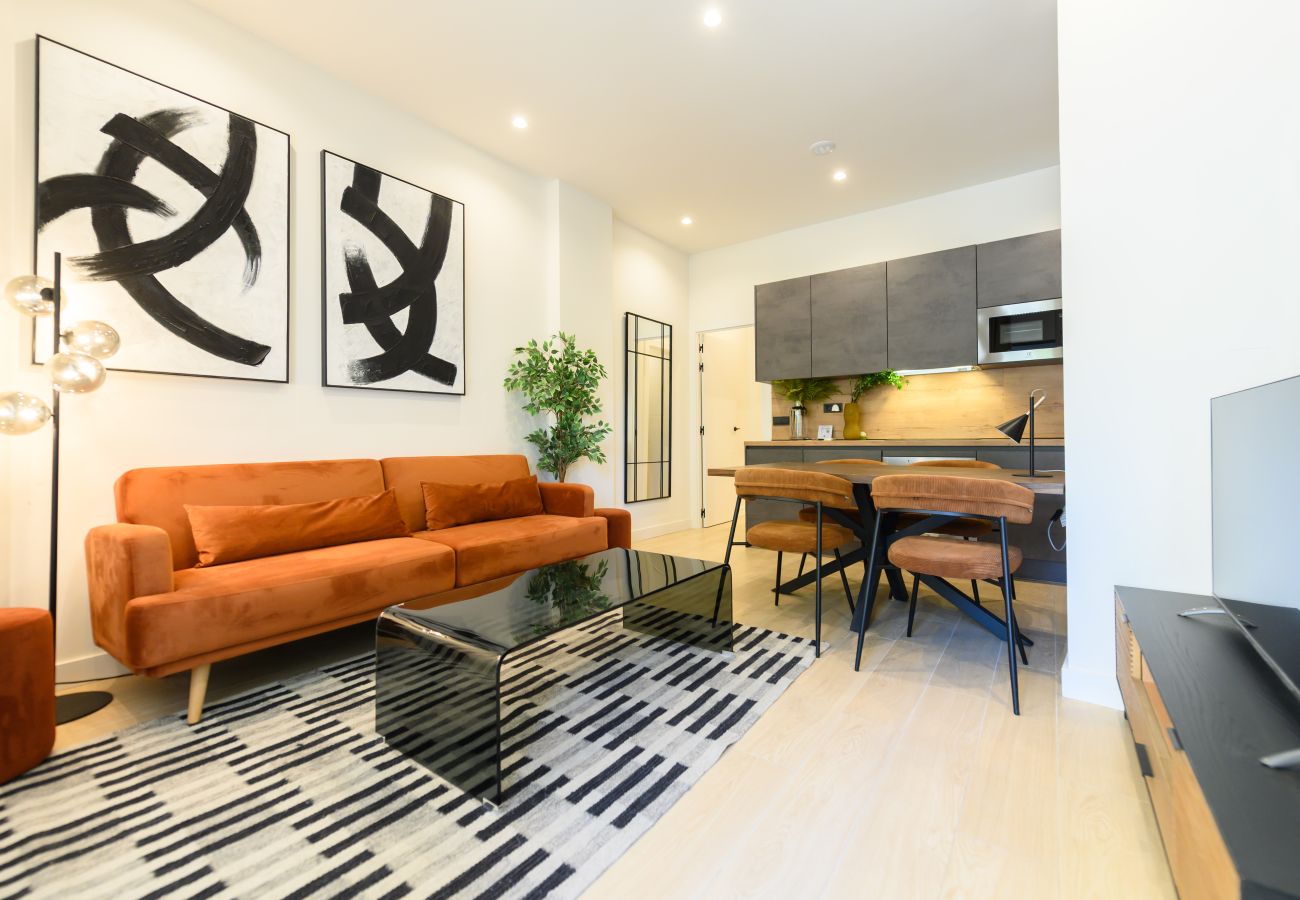 Apartamento em Madrid - (AGU230) Piso 4 dormitorios y 4 baños en La Latina, Madrid