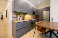 Apartamento em Madrid - (AGU230) Piso 4 dormitorios y 4 baños en La Latina, Madrid