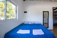 Casa em Santana de Parnaíba - Refúgio Pet-Friendly c/ Lareira, garagem e Wi-fi