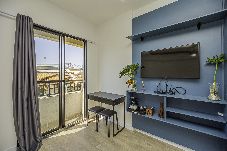 Apartamento em São Paulo - Loft com smart lock e varanda no Bresser