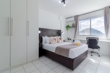 Apartamento em Rio de Janeiro - Apartamento com varanda no Recreio | SA907