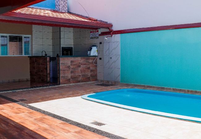 Casa em Iturama - Casa Amaral: Pet-Friendly com piscina p 10 pessoas