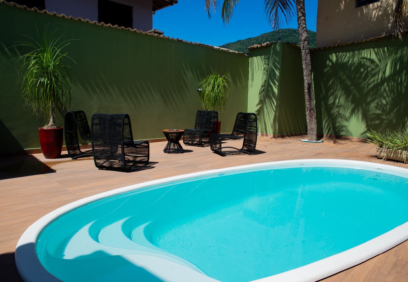 Casa em Paraty - Casa com Piscina e Churrasqueira no Pantanal