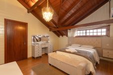 Apartamento em Gramado - Apto iluminado com 4 quartos a 700m da R Coberta!