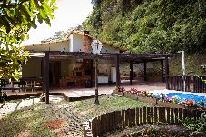 Chalé em Marechal Floriano - Chalé com Deck e Churrasqueira nas Montanhas