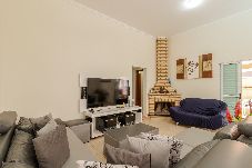 Casa em Porangaba - Casa Temática com Piscina e Churrasqueira