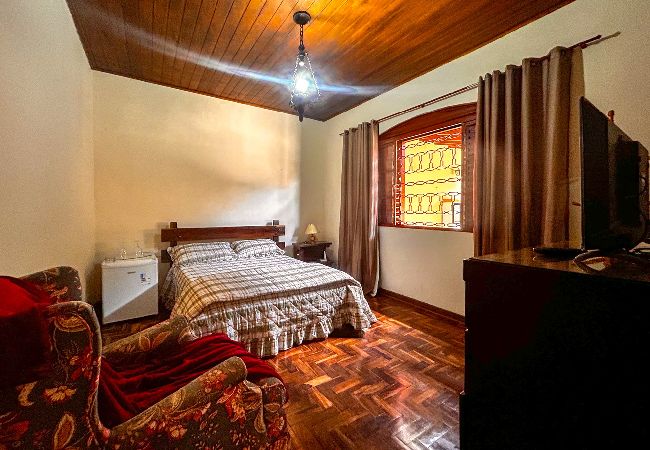 Casa em Campos do Jordão - Casa com Wi-Fi, Garagem em Jaguaribe