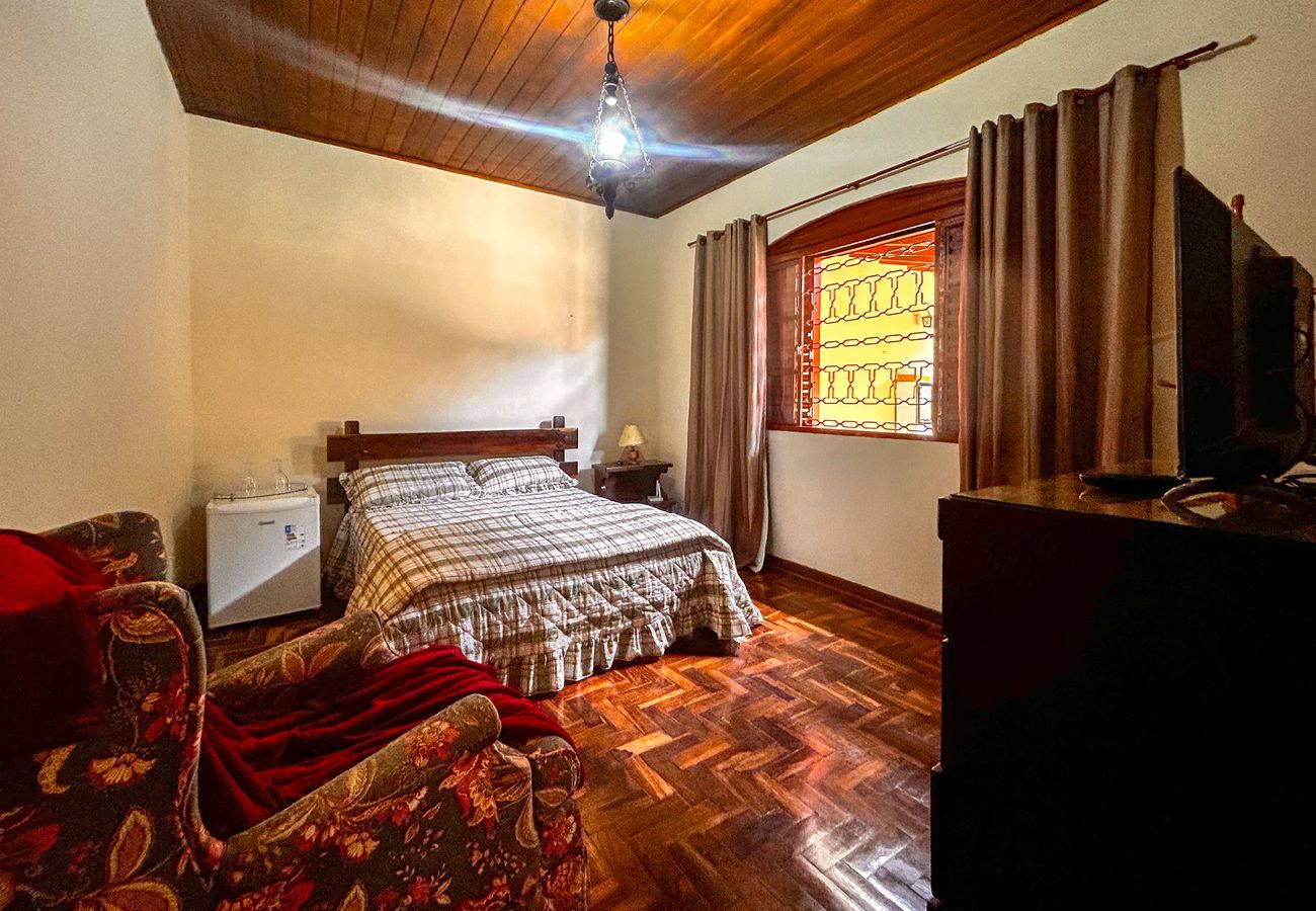 Casa em Campos do Jordão - Casa com Wi-Fi, Garagem em Jaguaribe