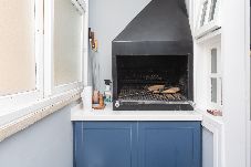 Apartamento em Porto Alegre - Apartamento Climatizado com Garagem e Wi-Fi 