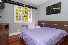 Apartamento em Porto Alegre - Apartamento Climatizado com Garagem e Wi-Fi 