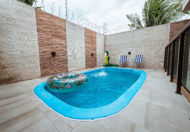 Casa em Conde - Casa em Jacumã com piscina, 5 suítes e Fliperama