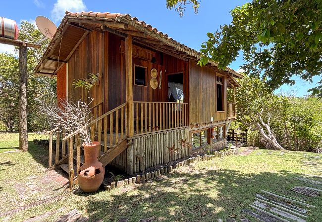 Apartamento em Prado - Bangalô à Beira da Lagoa com Acesso Direto à Praia