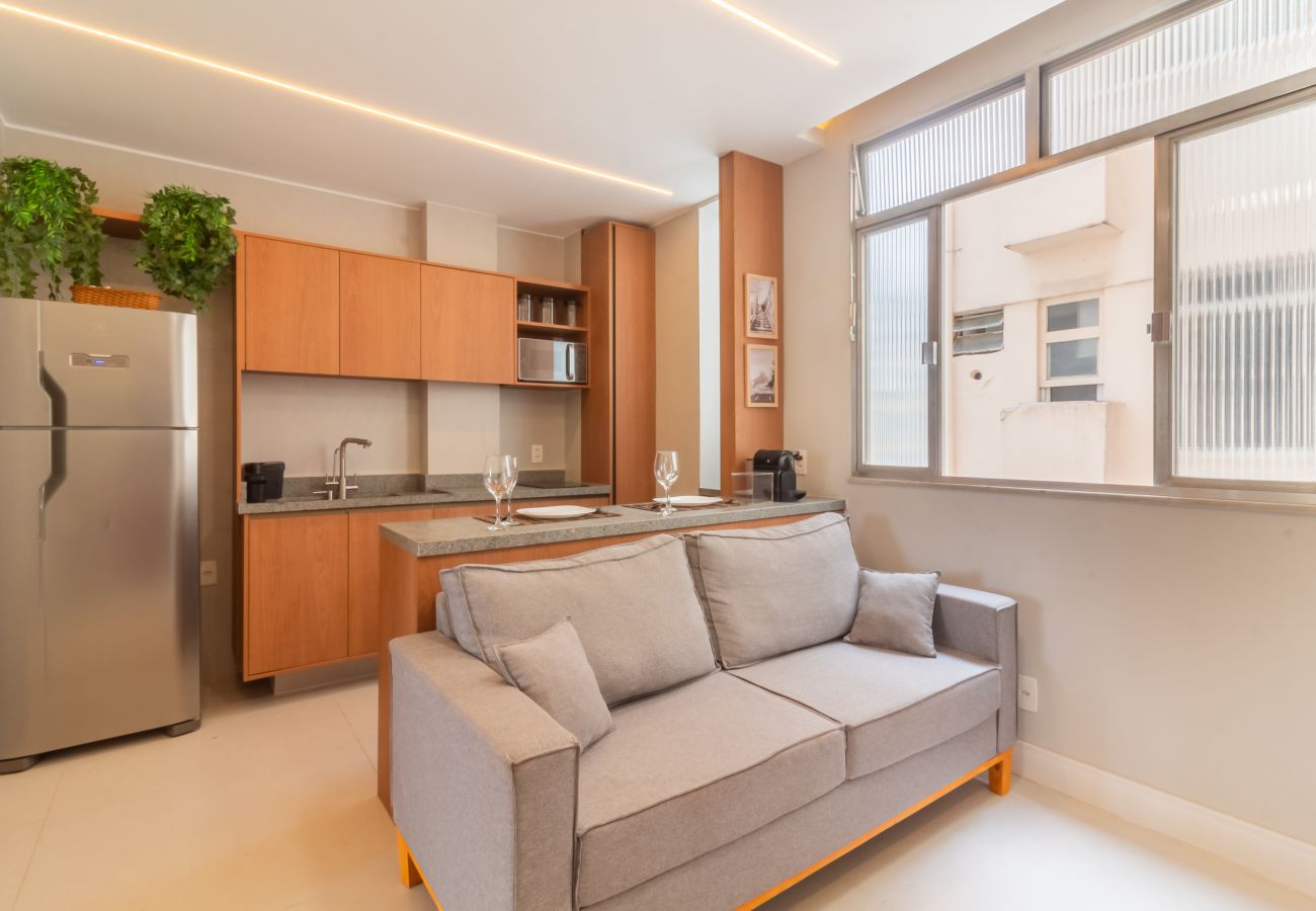 Apartamento em Rio de Janeiro - 5 minutos da Praia de Copacabana | BR1105