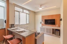 Apartamento em Rio de Janeiro - 5 minutos da Praia de Copacabana | BR1105