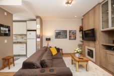 Apartamento em Gramado - Ap 2 quartos (1 suite com banheira) a 1km da R Coberta