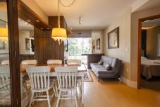 Apartamento em Gramado - Ap acolhedor na esq do Lago Joaquina (2 suites)