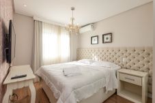 Apartamento em Gramado - ¡NOVO! Ap térreo 2D (1 suite) a 6 min da R Coberta