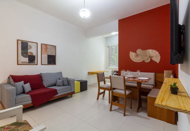 Apartamento em Rio de Janeiro - 5 min da Praia de Copacabana | SF404