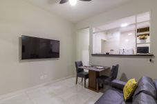 Apartamento em Rio de Janeiro - 5 min da Praia de Copacabana - B501 